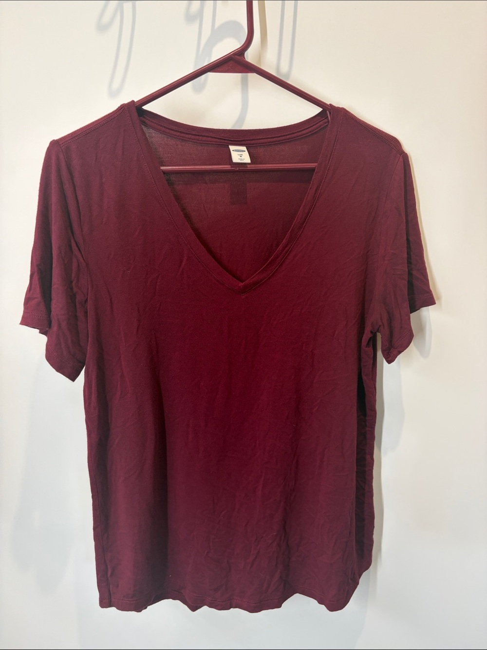 Old Navy Burgundy V-Neck Short Sleeve Tee